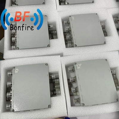 4.3-10f DIN-F インターフェイス RF Quadplexer マルチプレクサー 698-960/1710-1880/1920-2170/2600-3800MHz