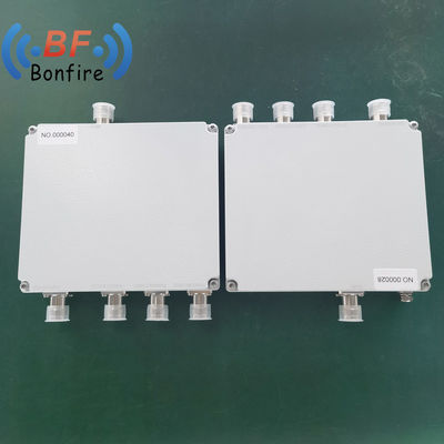 室内/室外 IP65 RF コンビナー 低ピムクワッドバンド 1710-2700MHz