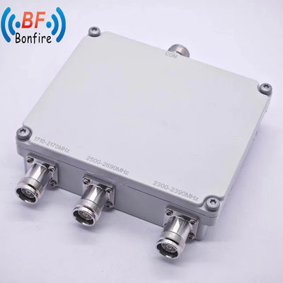 1710-2170MHz 2300-2690MHz RF低ピムディプレクサーとN女性コネクタ 4ウェイコンビナー