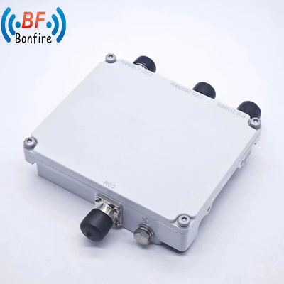 1710-2170MHz 2300-2690MHz RF低ピムディプレクサーとN女性コネクタ 4ウェイコンビナー