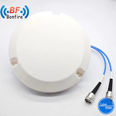 20dBi 双極化 2X2 MIMO 囲みパッチ パネル 5.8 GHz 698-4000MHz のアンテナ
