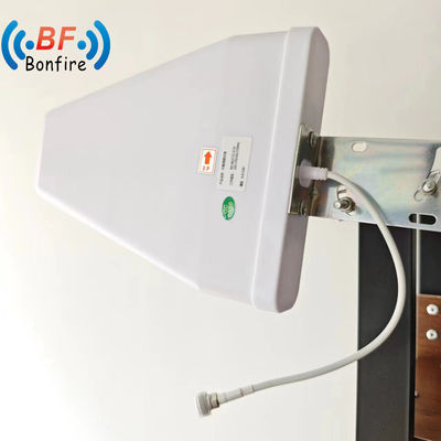 フルバンド698-4000MHz 4G ヤギ ログ周期的な無線屋外通信 LPDAアンテナ