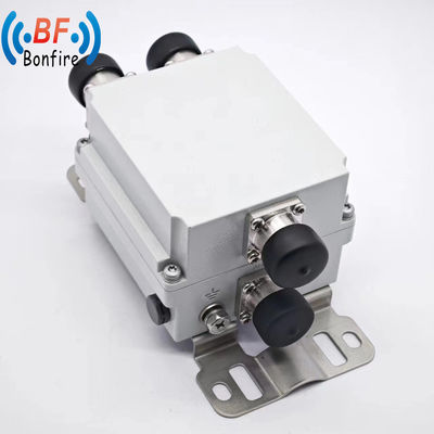 室内・室外 IP65 1710-2170MHz 2300-2690MHz RF信号ユニット 双帯ダブルクセラー コンビナー