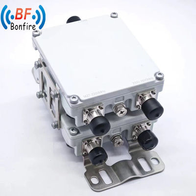 1710-1880/1920-2170/2300-2700MHz RF 低ピムクワッドプレクサー グレークワッドバンドコンバイナー -155dbc