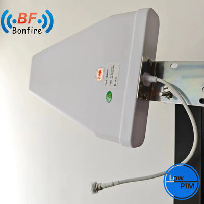 ブロードバンド・インドア・オムニアンテナ 698-4000MHz 3G/4G/GSM/LTE N 女性コネクタ付きホワイト