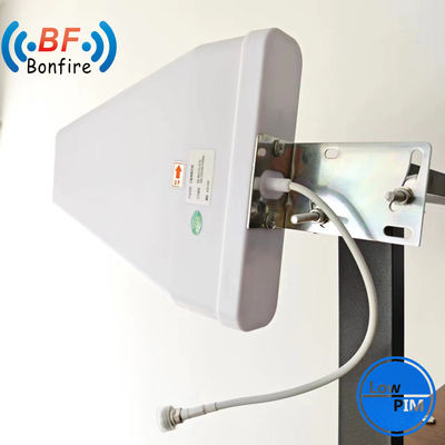ブロードバンド・インドア・オムニアンテナ 698-4000MHz 3G/4G/GSM/LTE N 女性コネクタ付きホワイト