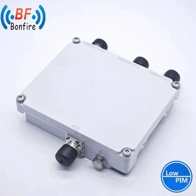 5g RF コンビナー 1710-2170MHz 2300-2690MHz RF ブロードバンド ロー ピム クアッドプレクサー Ibs Bts Das の RF マルチプレクサー