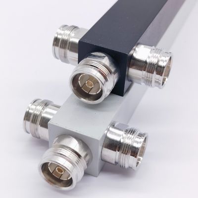 ウルトラワイドバンド 3 Way Low Pim 反応性高電源スプリッタ 350-3800MHz 4.3-10 F 黒