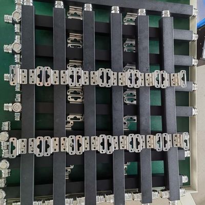 ウルトラワイドバンド 3 Way Low Pim 反応性高電源スプリッタ 350-3800MHz 4.3-10 F 黒