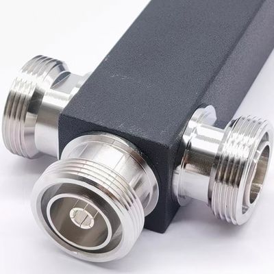 ウルトラワイドバンド 2/3/4 Way Low Pim 反応性高電源スプリッタ 698-3800MHz DIN F