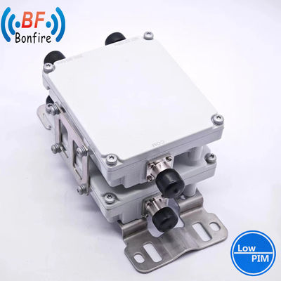 4.3-10 F/DIN-F トリプルバンドデュプレクサー RF コンビナー SMA 女性 1710-2170MHz 2300-2690MHz