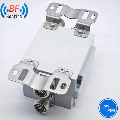 4.3-10 F/DIN-F トリプルバンドデュプレクサー RF コンビナー SMA 女性 1710-2170MHz 2300-2690MHz