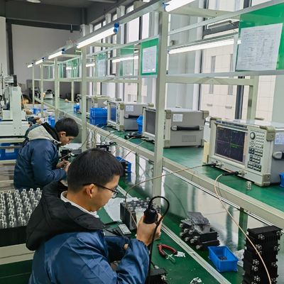 4.3-10 F インターフェイス 698-4000MHz 建物内通信システム用電源分割器
