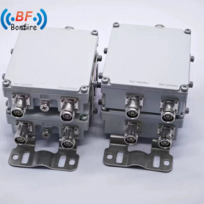 1710-1880 1920-2170 2300-2400 2500-2700MHz トリプレクサー RF 腔CDMA デュプレクサーとコンビナー ディプレクサー
