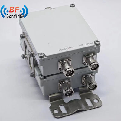 RFディプレクサー 1710-1880 1920-2170 2300-2400 2500-2700MHz RFトリプレクサー 3 Way パシブコンビナー
