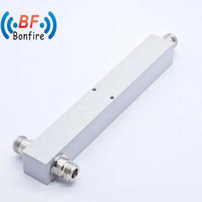 4.3-10 F インターフェイス 広域帯域 698-4200MHz Pim-160dbc IP67用のRF 消極電源分割器