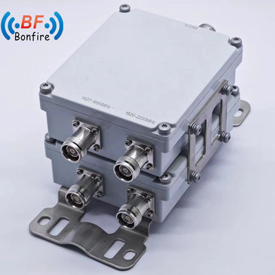 1710-2170MHz 2300-2700MHz トリプレクサー 低ピム-160dbc RF ディプレクサーと4.3-10Fコネクタ