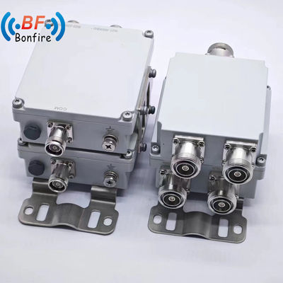 1710-2170MHz 2300-2700MHz トリプレクサー 低ピム-160dbc RF ディプレクサーと4.3-10Fコネクタ