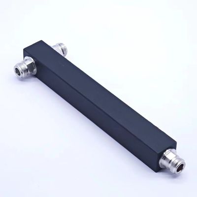 パッケージサイズ 22.00cm * 7.00cm * 4.00cm 高電力 N-F IP65 698-3800MHz 2 Way Splitter