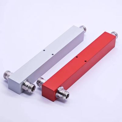 パッケージサイズ 22.00cm * 7.00cm * 4.00cm 高電力 N-F IP65 698-3800MHz 2 Way Splitter