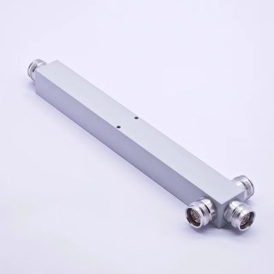 698-4200MHz Pim-160dbc N型コネクタ付き3方向電源分割器 下のデータ表を参照