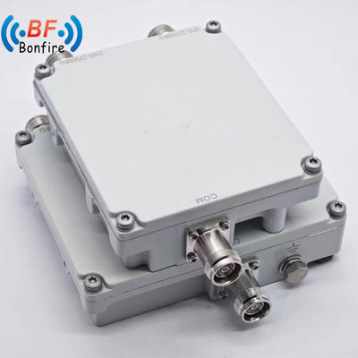 低Vswrトリプレクサー RFディプレクサー 1920-2170 2300-2400 2500-2700MHz 双帯コンビナー
