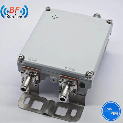 室内・室外 IP65 200W トリプレクサー RF コンビナー Ibs/Das 1710-1880 1920-2170 2300-2400 2500-2700MHz
