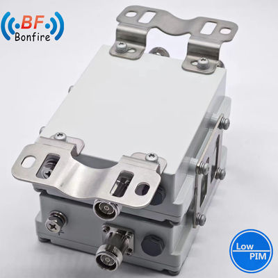 1.500kg パッケージ 総重量 2300-2400MHz トリプレクサー RF ダブルバンド コンビナー ディプレクサー