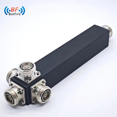 室内/室外 IP65 2400-6000MHz Dinf 4 方向 高電源 ブロードバンド 反応電源分割器