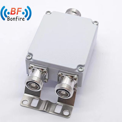 200W 2500-2700MHz 3-40dB RF コンビナー DIN コンネクタ RF コアキシャル減声器