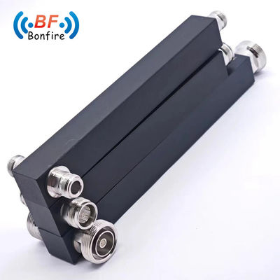 OEM/ODM 617-4000MHz SMA 女性 2 Way アンテナ ワイヤレスカバーのためのパワースプリッター