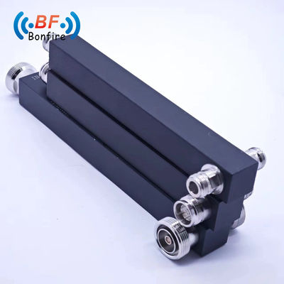 OEM/ODM 617-4000MHz SMA 女性 2 Way アンテナ ワイヤレスカバーのためのパワースプリッター