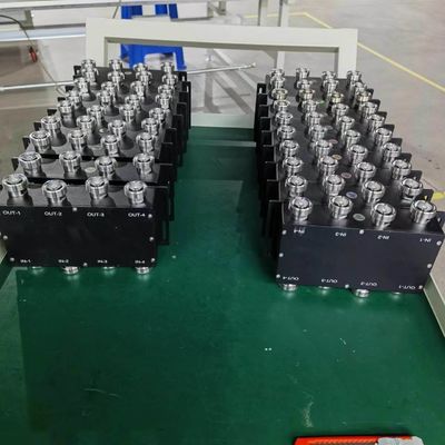 ハイブリッドコンビナー ハイブリッドカップラー 4 in 4 out 698-3800MHz DIN-F と DIN-F インターフェース