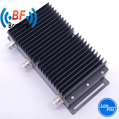 グレー 698-3800MHz 3dB ハイブリッド カップラー 4.3-10 女性 4 in 4 外コンビナー IP65 -160dbc