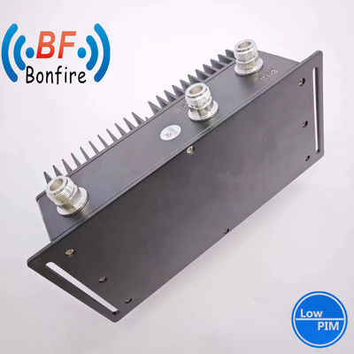 グレー 698-3800MHz 3dB ハイブリッド カップラー 4.3-10 女性 4 in 4 外コンビナー IP65 -160dbc
