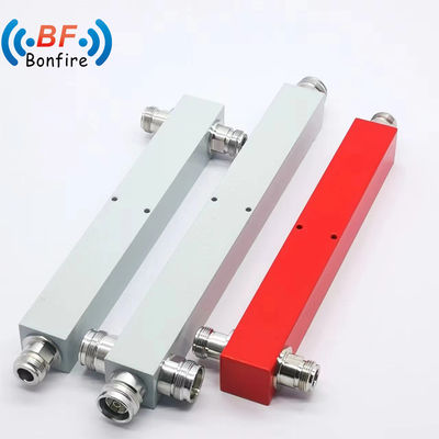 698-3800MHz DINタイプ 女性コネクタタイプ -160dbc Pim3 2 Way Cavityタイプ 電信システム用 RF パワースプリッター