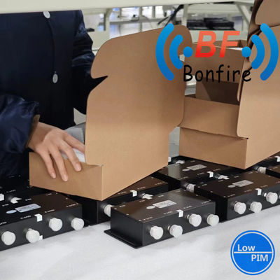 ハイブリッドコムバイナー VHF 698-3800MHz RF 4 in 1 出力 ハイブリッドコップラー Nコネクタ材料