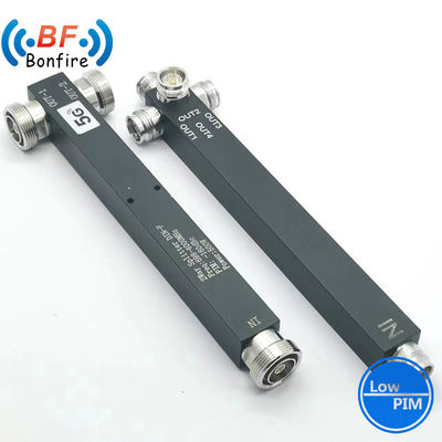 50W N 女性用電源分割器 電信システム用の4方向RF分割器 IP65 -153dbc