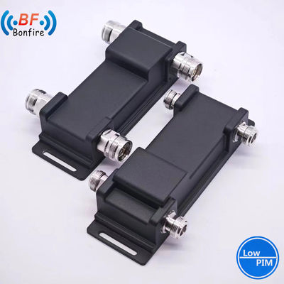 カスタマイズされた4.3-10-F型 617-3800MHz RF ブロードバンド 4X4ハイブリッドカップラー ハイブリッドコンビナー