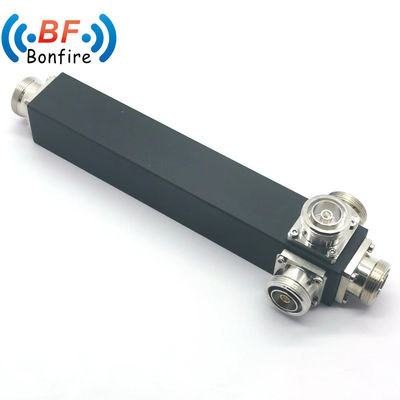 DIN-F インターフェースとグレー 4.3/10 女性コネクタ付きの 350-3800MHz 2方向電源分割器