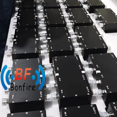 4 in 4 out RFハイブリッドコンビナー 建物内のハイブリッドカップラー 698-4000MHz DIN-女性