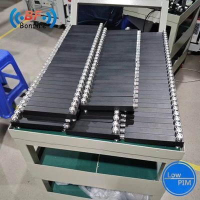698-4000MHz 300 N 女性型コネクタ 2 方向 丸い空洞 RF パワー スプリッター グレー