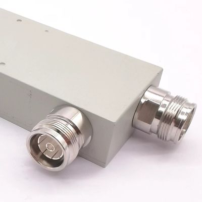 5dB 空気方向空洞カップラー 698-3800MHz 4.3-10 F DAS IBS 必要に応じて適しています