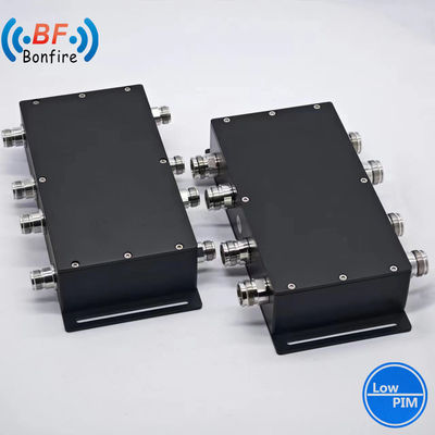 グレー DQ-XXXXX 4 in 4 オーダーメイドパラメータのハイブリッドコンビナー 617-3800MHz -161dbc