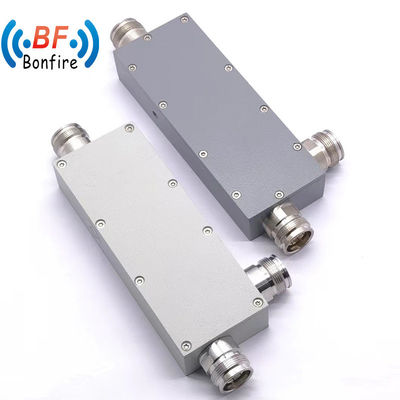 300W 0.3dB RF 低挿入損失 反応性空洞方向結合器 698MHz-3800MHz 25dB 結合度