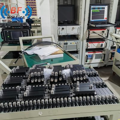 パーソナライズされた138-960MHz 6 8 10 15 20 30dB方向結合器 VHF UHF 公共の安全のために