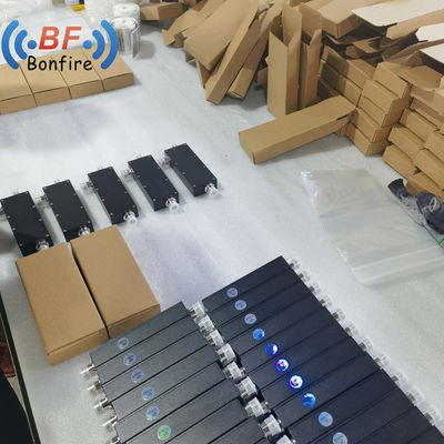 室内/室外 IP65 VHF UHF 136-470MHz RF 8dB 方向結合 N 女性接続