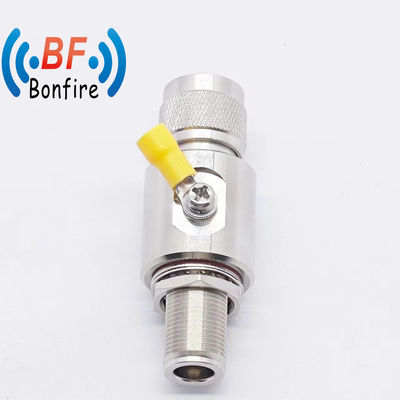RF ダブル女性ケーブル接続器 シルバー付SMA ジャックからN ジャック 隔壁 雷検 超電圧保護 698-3800MHz