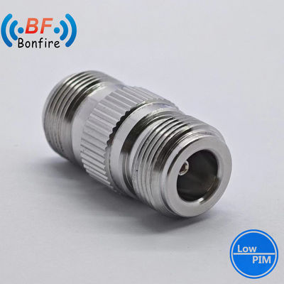 1/4 ケーブル RF コンネクタ 男性 N タイプ 挿入損失 dB 0.25 耐久性 500 サイクル以上