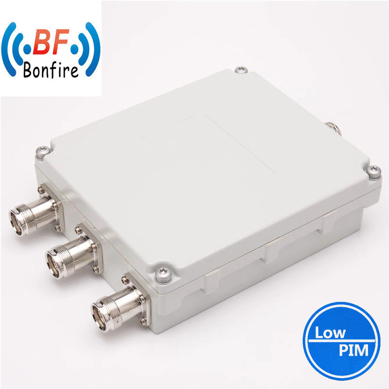 4.3-10 F DIN-F インターフェイス RF トリプレクサー トリプルバンド コンビナー 380-2700MHz グレー/レッド/ブラック